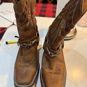 Cavalier Dorado women’s cowboy boots cowhide size 5 have been well taken care of